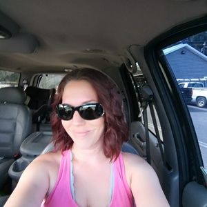 Meet your Posher, Alicia